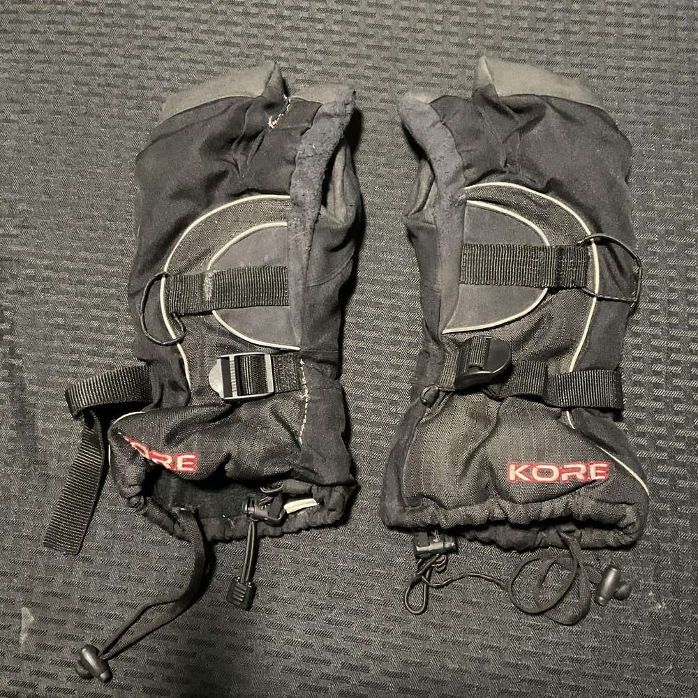 Kore Mittens Mens Medium Black Insulated Ski Snow Winter Gloves‎ Gauntlet